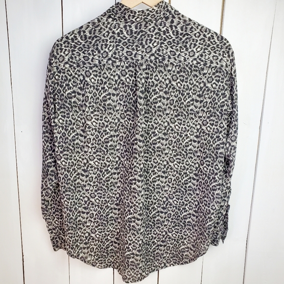 Anne Klein | 100% Silk Animal Print Top Long Sleeve Button Down Shirts - Picture 2 of 5